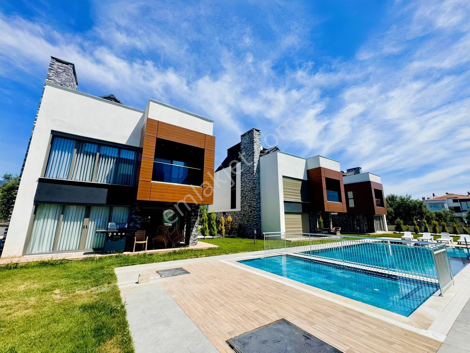 Güçlü Kardeşler Full Eşyalı Gürede Havuzlu Deniz Manzaralı Villa - Görsel 25