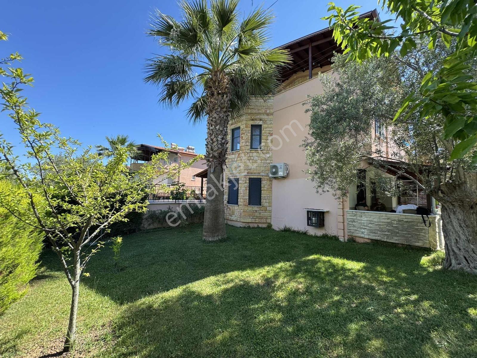 Güçlü Kardeşler Denize 200m 300m2 Arsaya Sahip 4+1 Fırsat Villa - Görsel 4