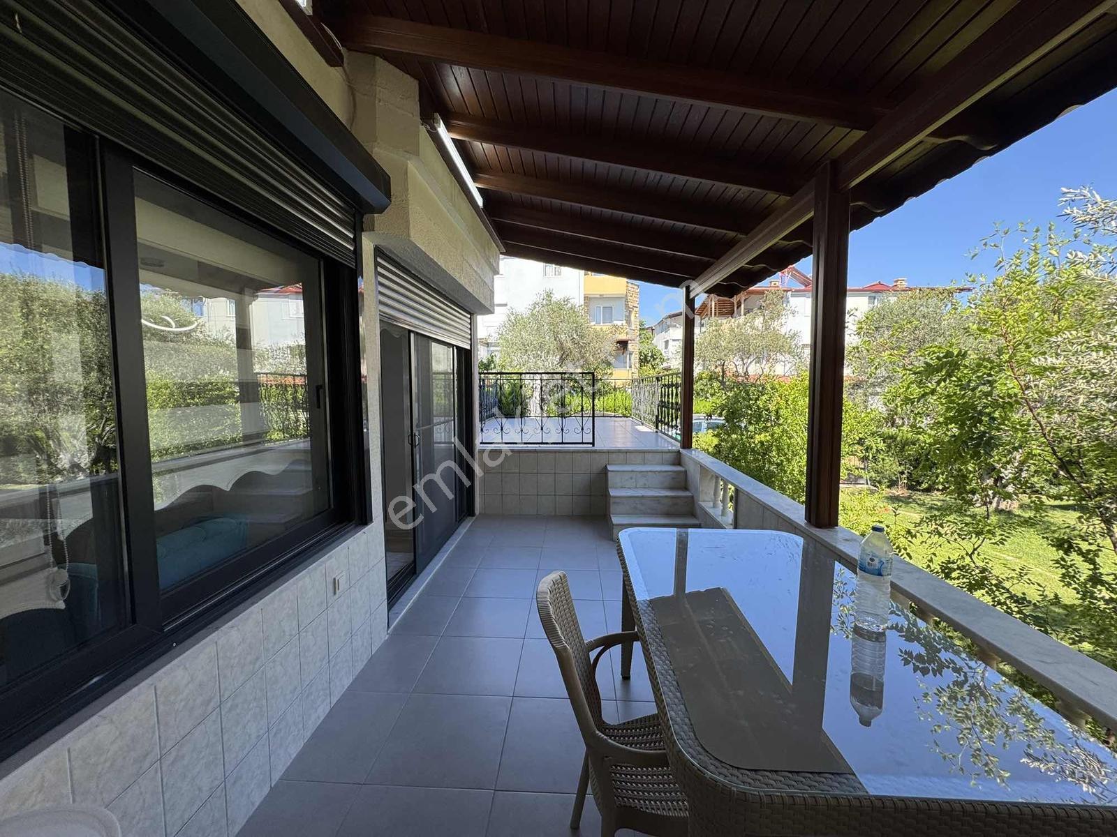 Güçlü Kardeşler Denize 200m 300m2 Arsaya Sahip 4+1 Fırsat Villa - Görsel 23