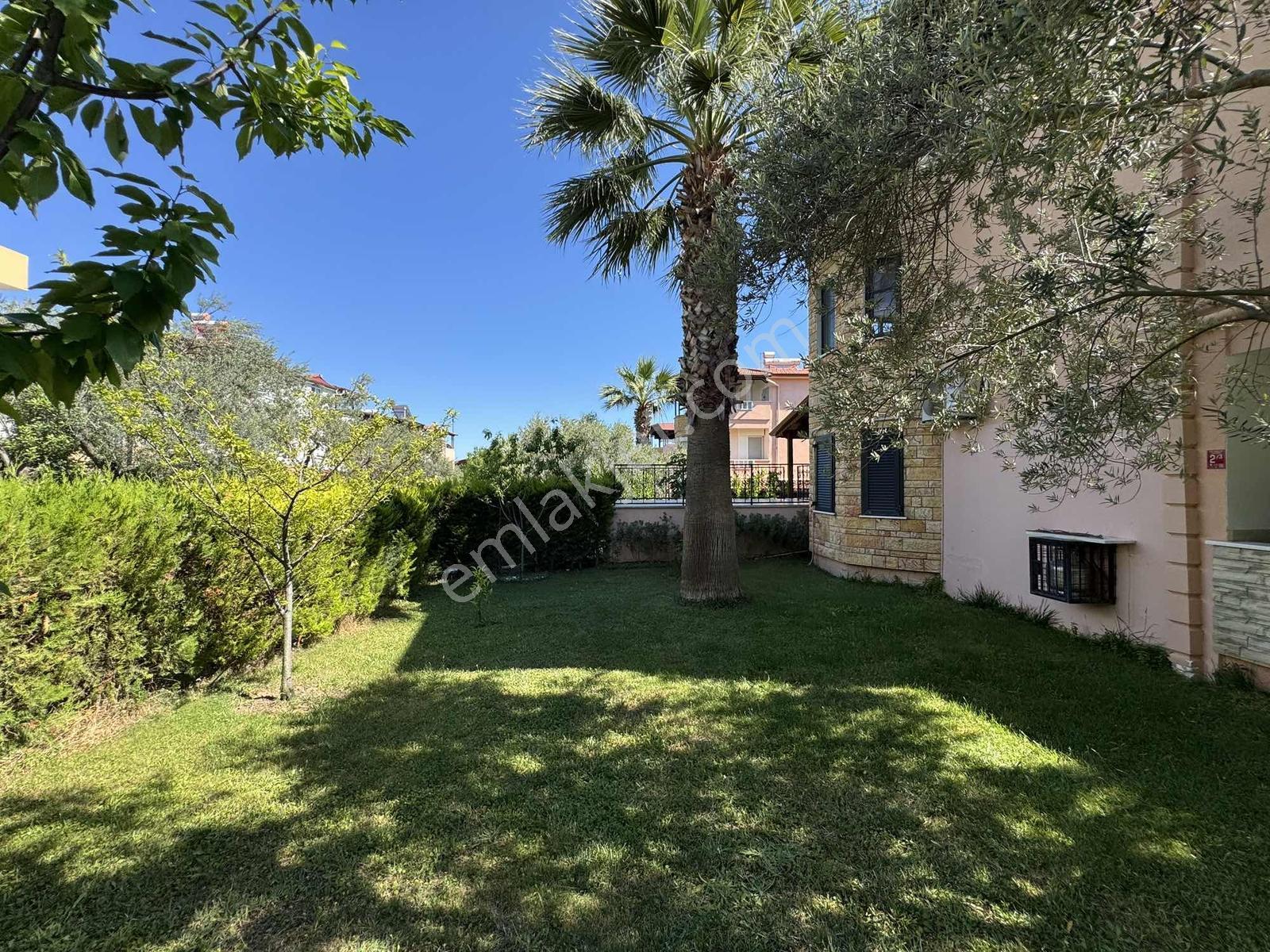 Güçlü Kardeşler Denize 200m 300m2 Arsaya Sahip 4+1 Fırsat Villa - Görsel 14