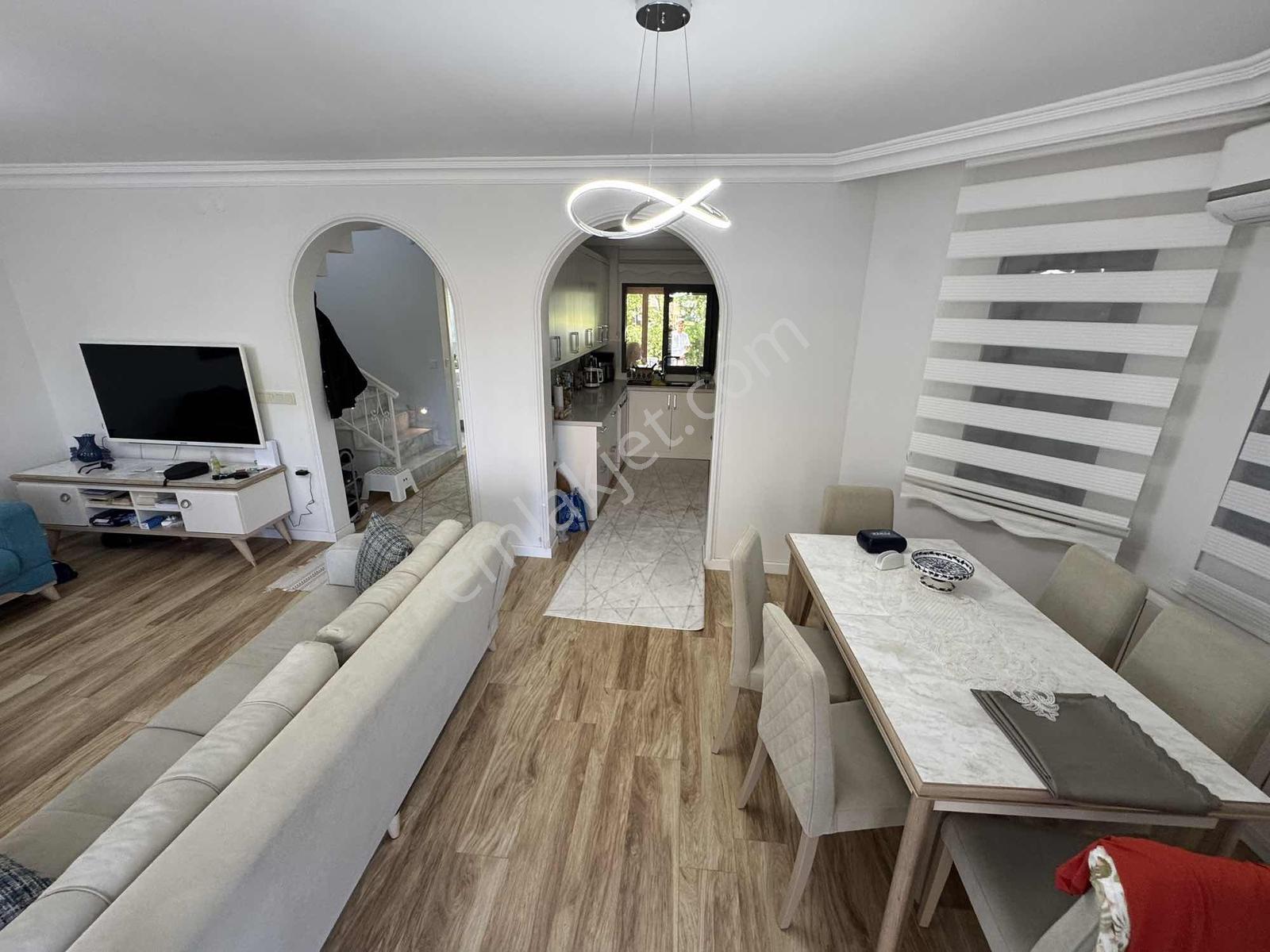 Güçlü Kardeşler Denize 200m 300m2 Arsaya Sahip 4+1 Fırsat Villa - Görsel 29