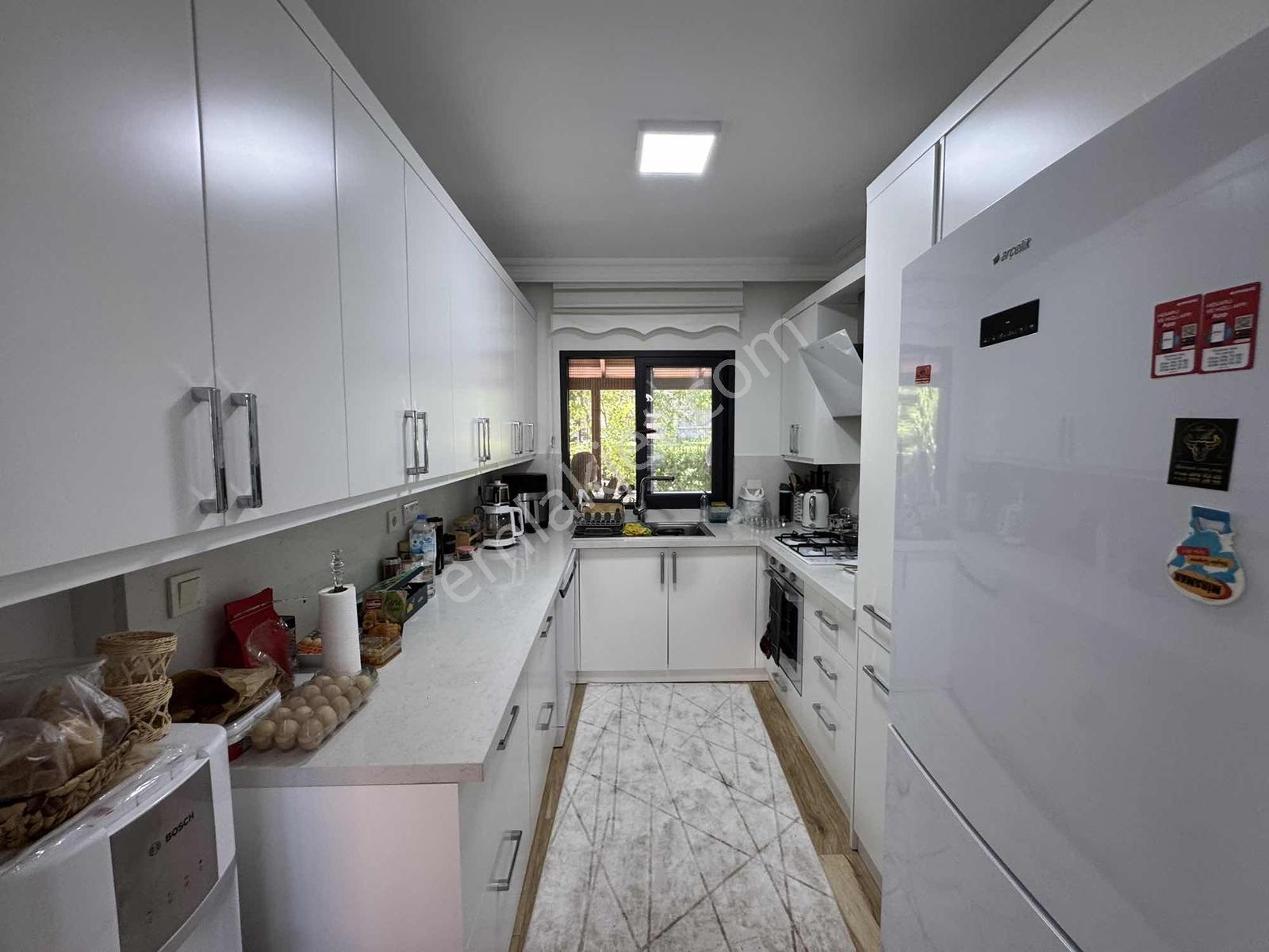 Güçlü Kardeşler Denize 200m 300m2 Arsaya Sahip 4+1 Fırsat Villa - Görsel 9