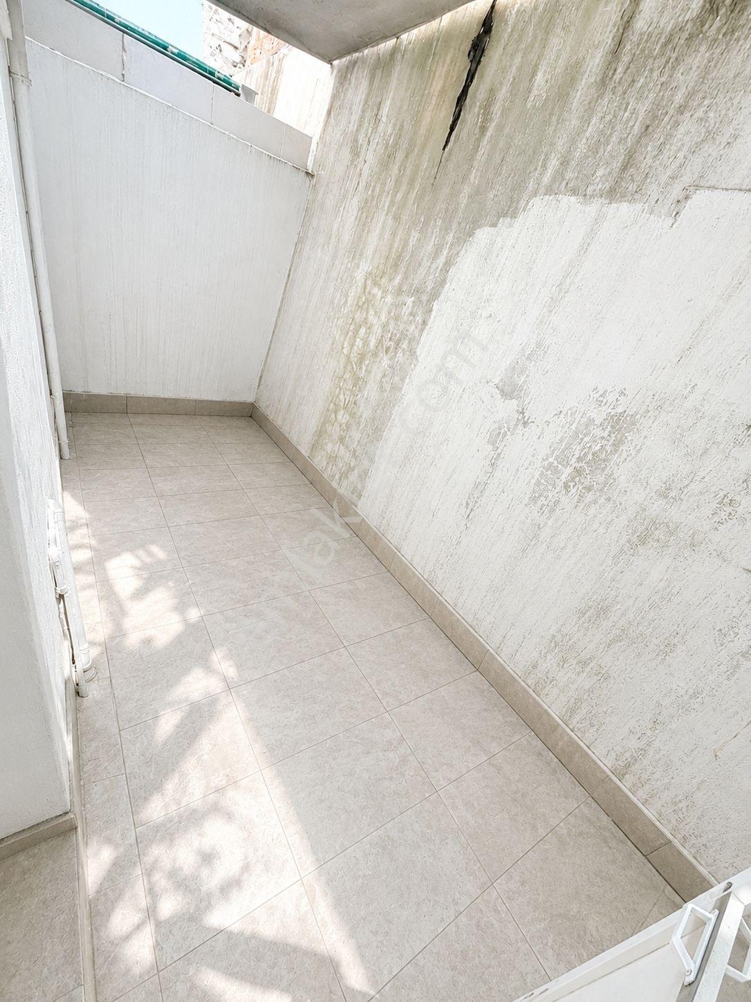 Konak Eşrefpaşa Cadde Yakını Kiralık Dükkan 60 M2 - Görsel 2