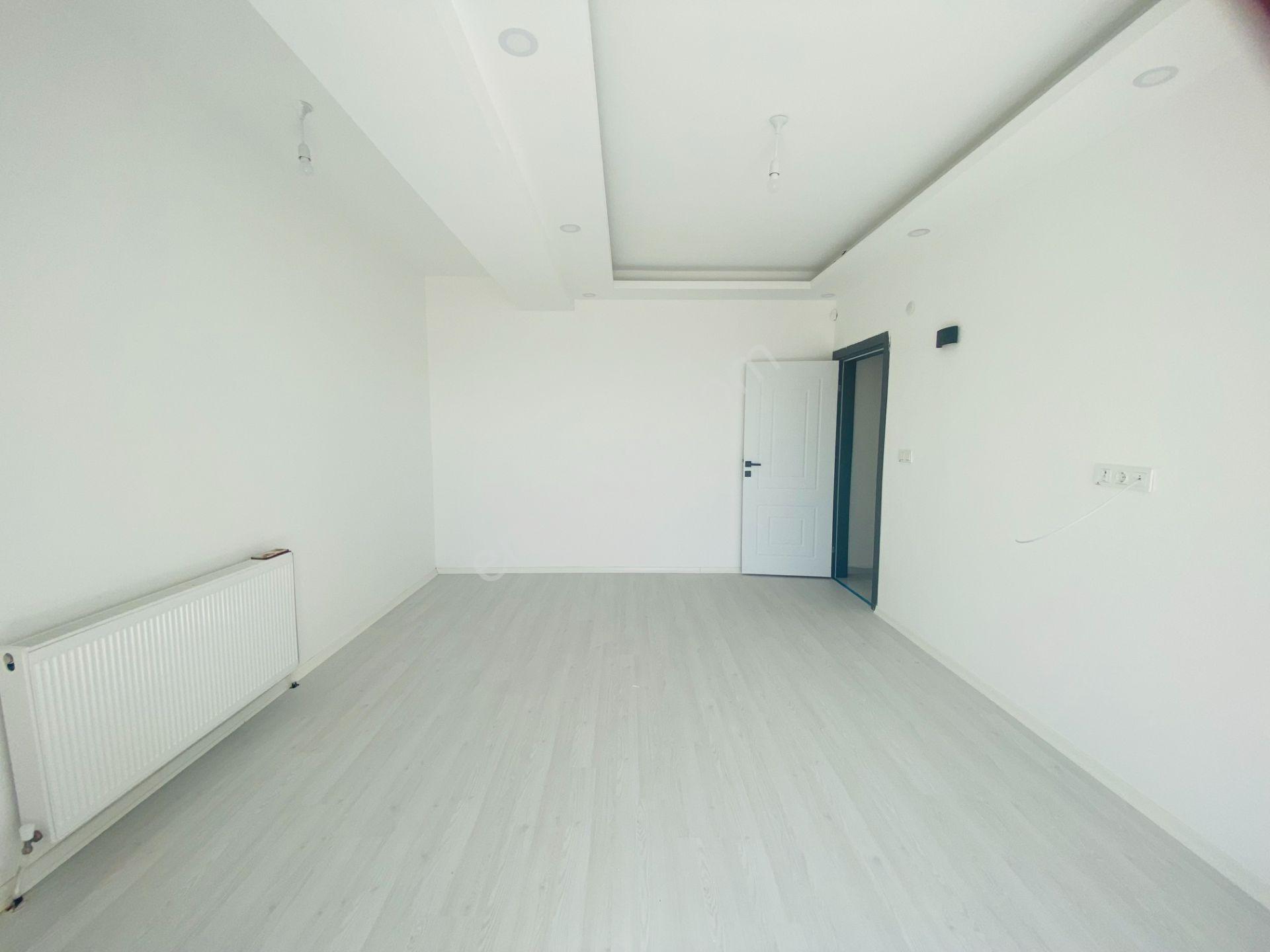 Güven'den Karaağaç'ta Caddeye Yakın Ara Kat Kiralık 2+1 Daireler - Görsel 2