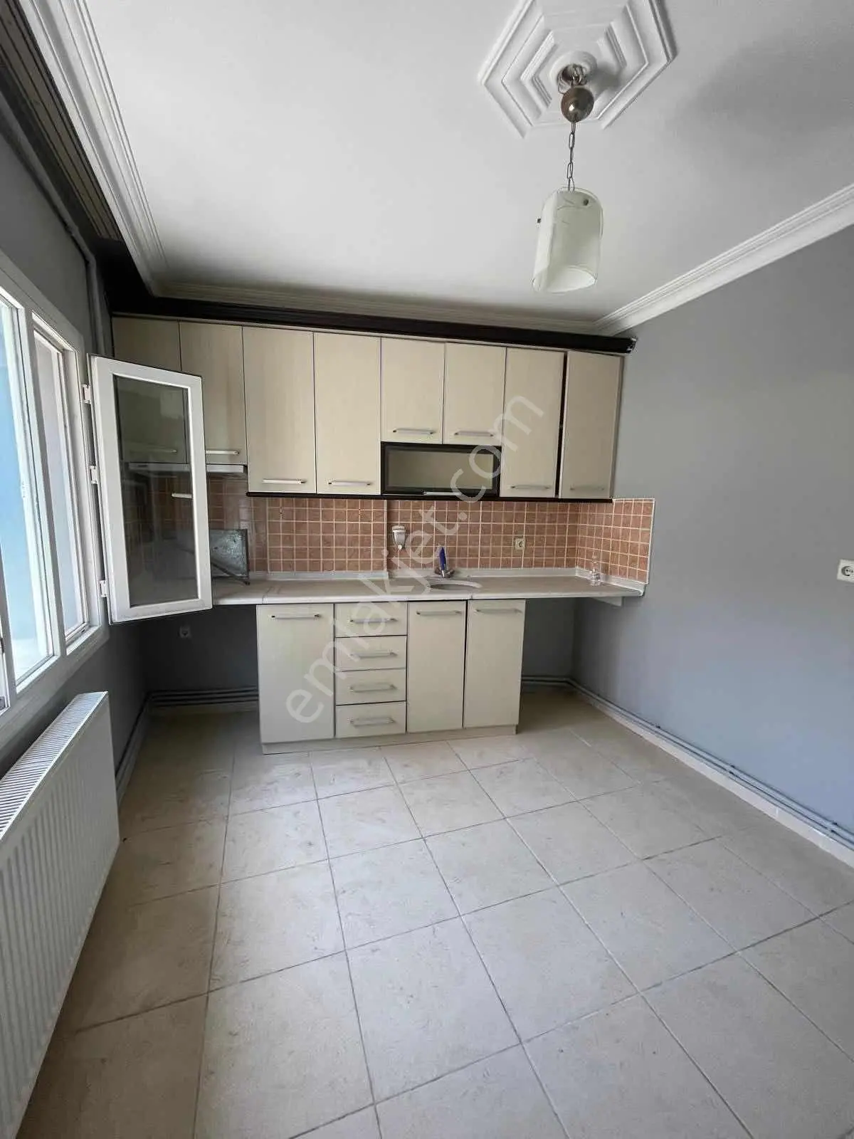 Yıldırım Mahallesinde Hazır Kiracılı Ara Kat Daire - Görsel 11