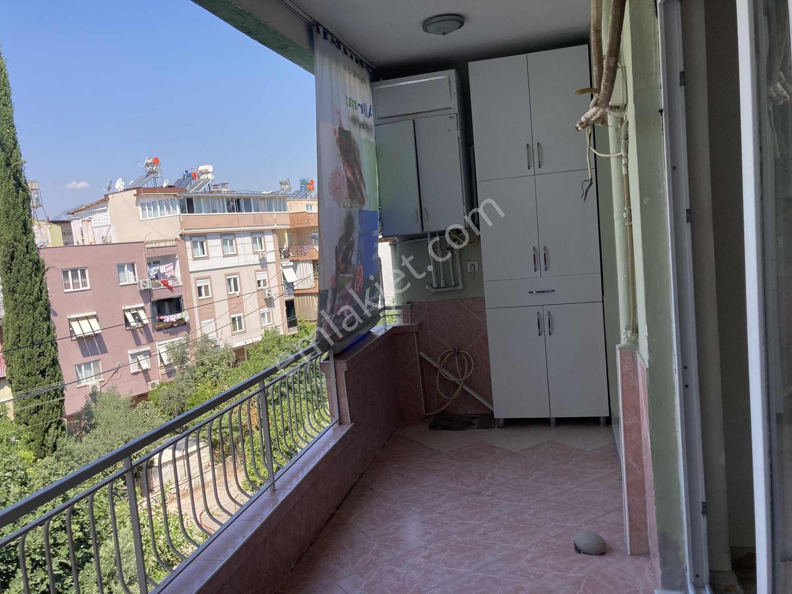 Gülveren Mahallesinde Geniş Ve Ferah 3+1 Kiralık Daire ! - Görsel 3
