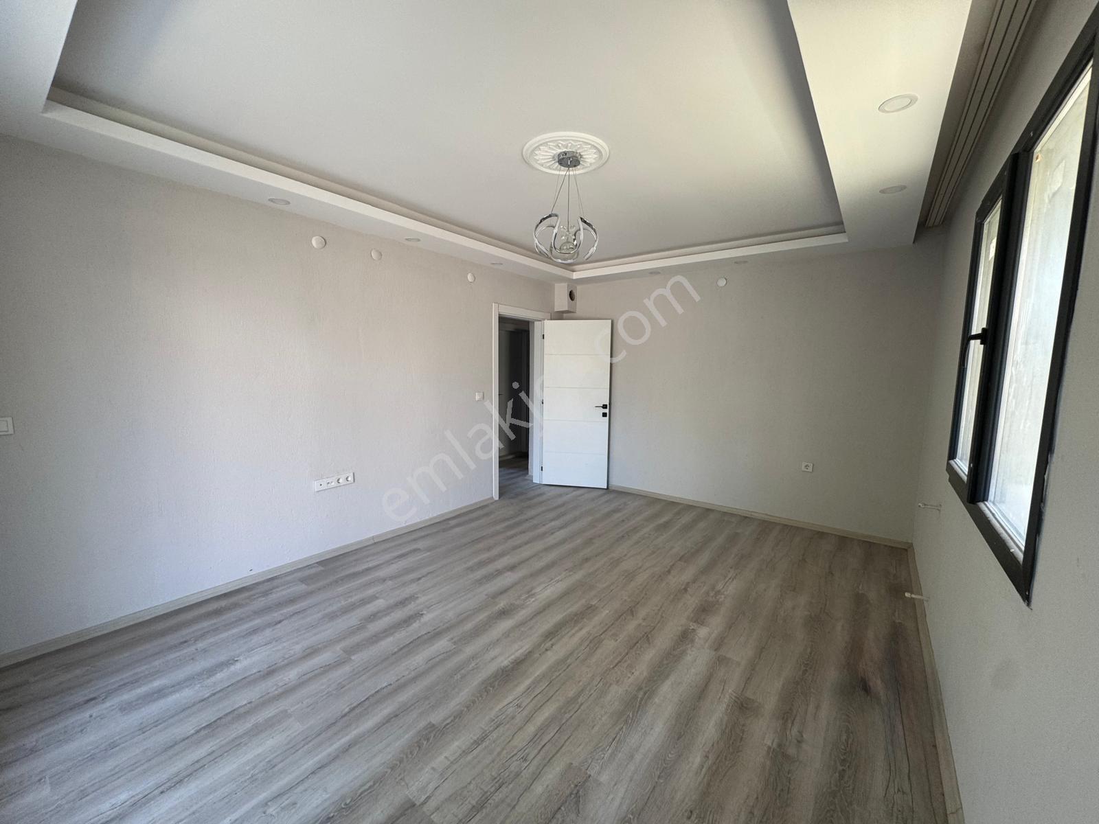 Foça Yenibağarası Mah. Kiralık 2+1 Bahçe Katı Daire - Görsel 7