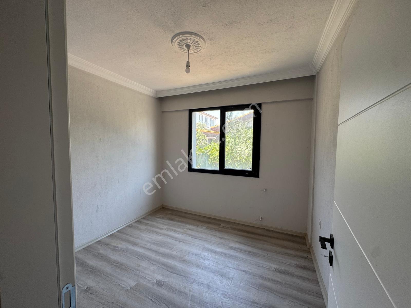 Foça Yenibağarası Mah. Kiralık 2+1 Bahçe Katı Daire - Görsel 10