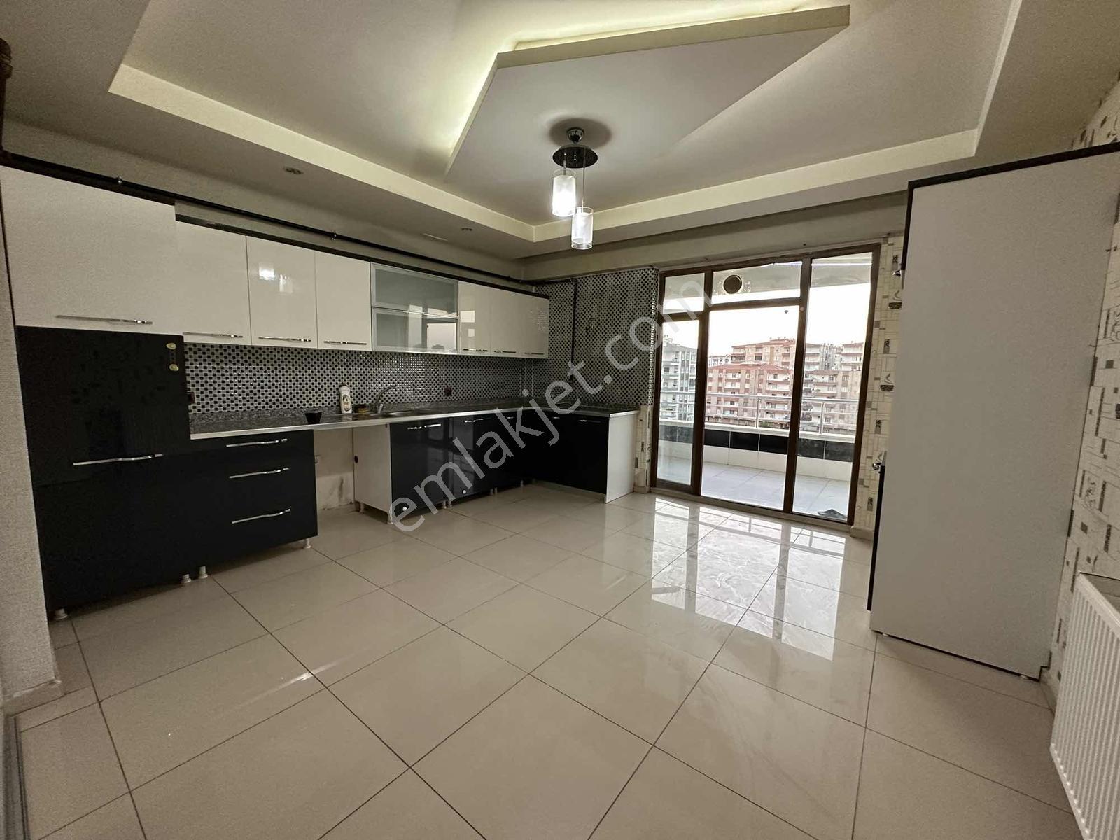 Ceylan Avm Civarında Kiralık 4+1 Daire - Görsel 3