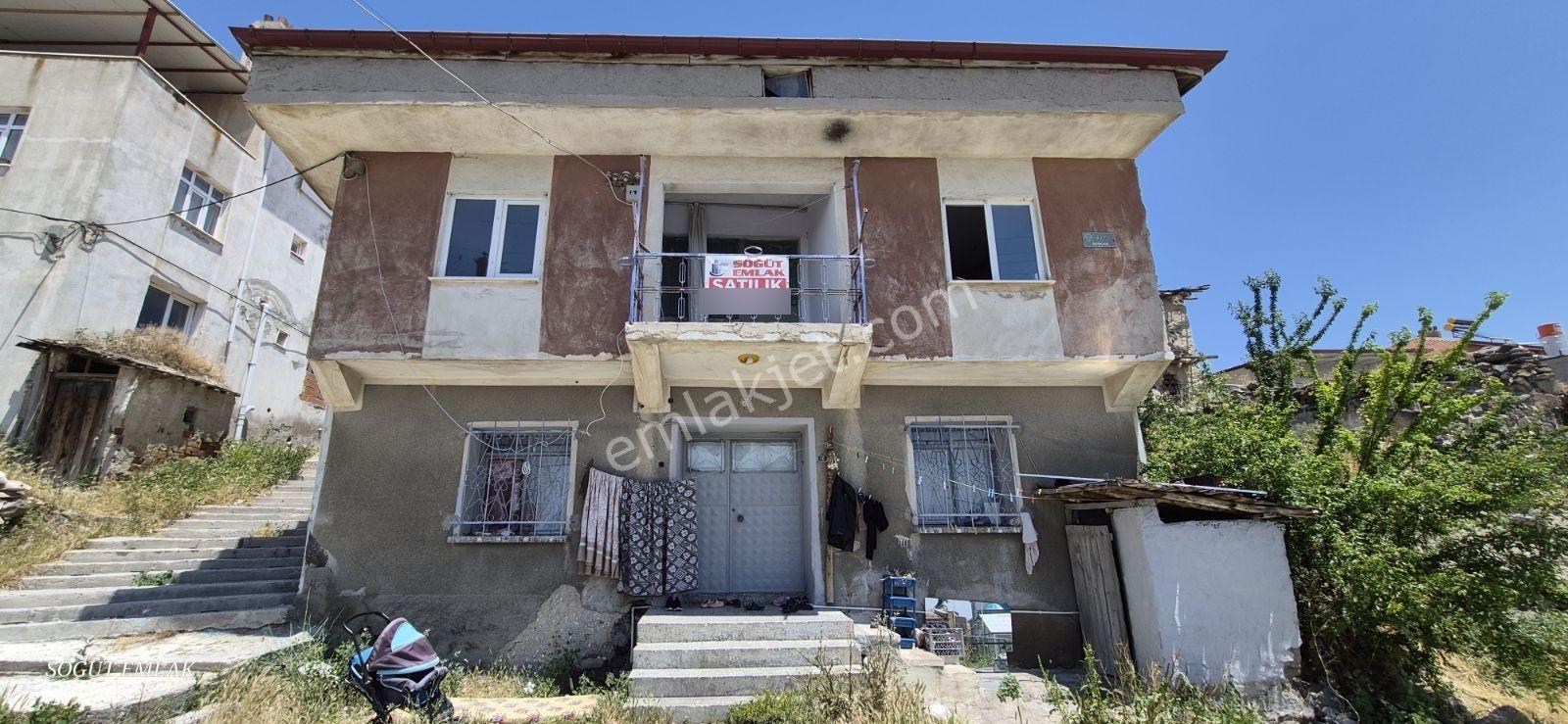 Söğüt Emlak'tan İscehisar Merkezinde Satılık 2 Katlı Müstakil Ev