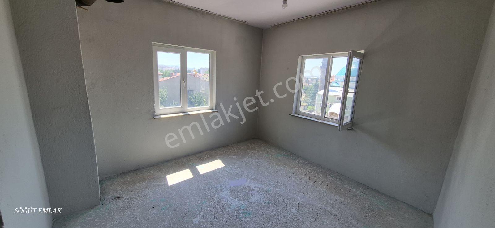 Söğüt Emlak'tan İscehisar Merkezinde Satılık 2 Katlı Müstakil Ev - Görsel 2
