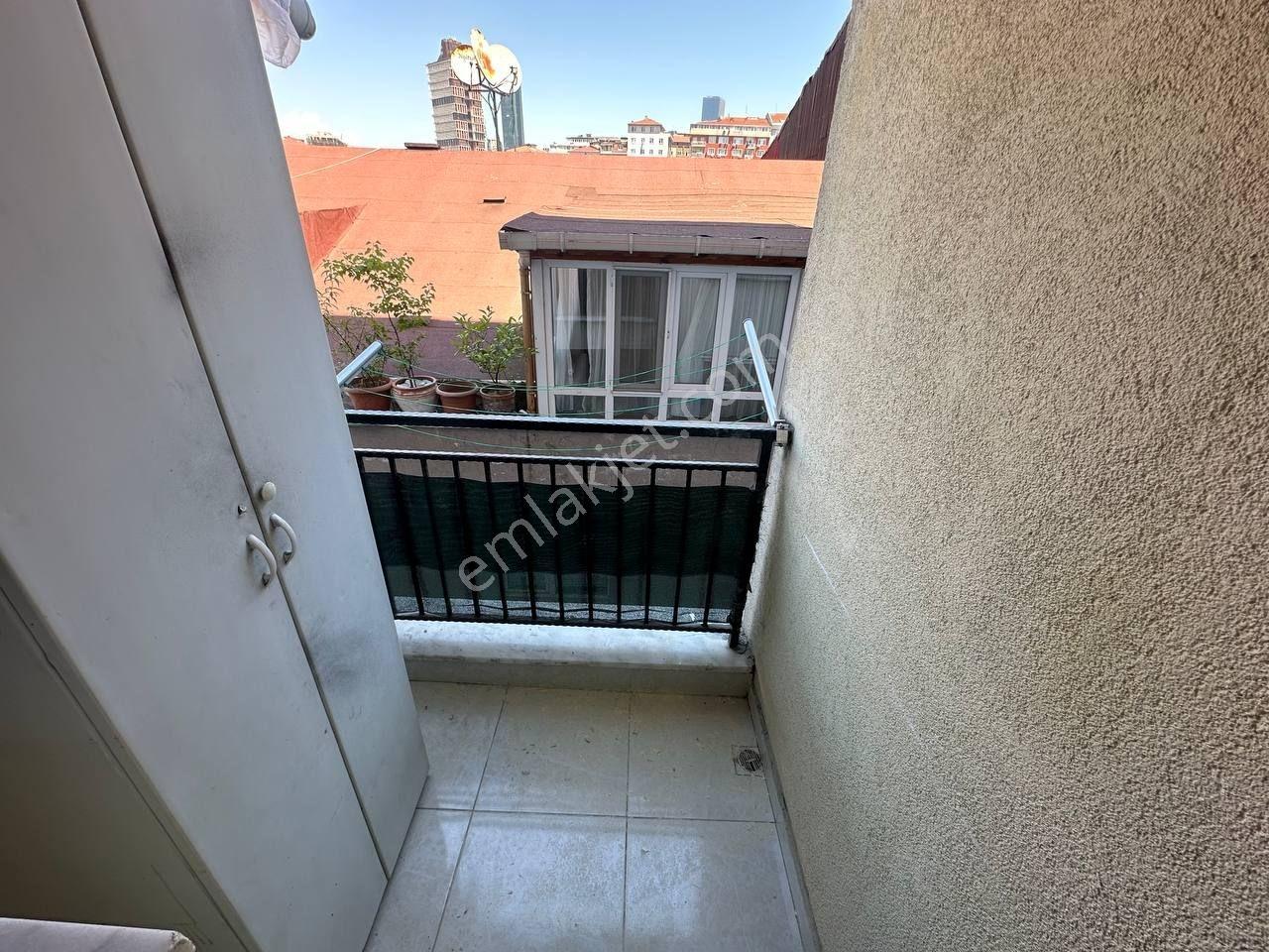 Tuncay'dan Şişli'de Yeni Binada Balkonlu Eşyalı 2+1 - Görsel 24