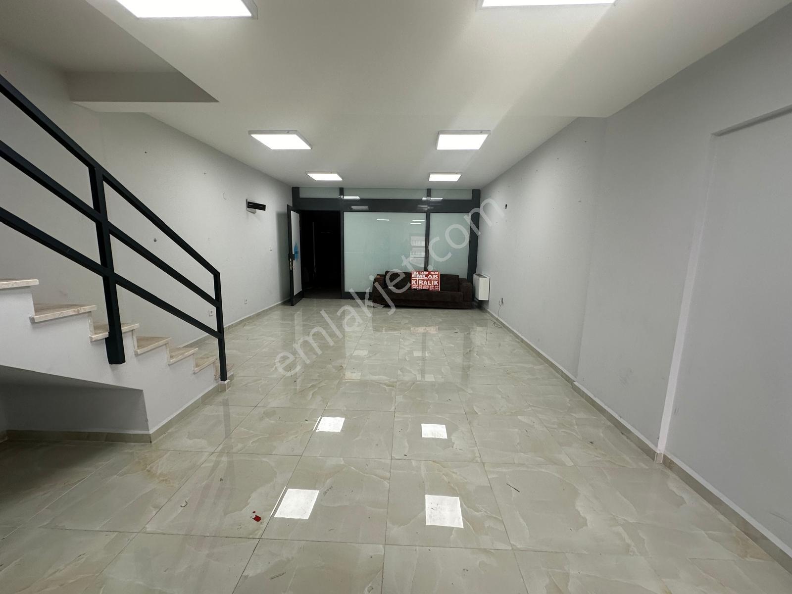 Em-of Emlaktan Giriş Kat Lüks Yapılı Camlı 100m² Kiralık İş Yeri - Görsel 4
