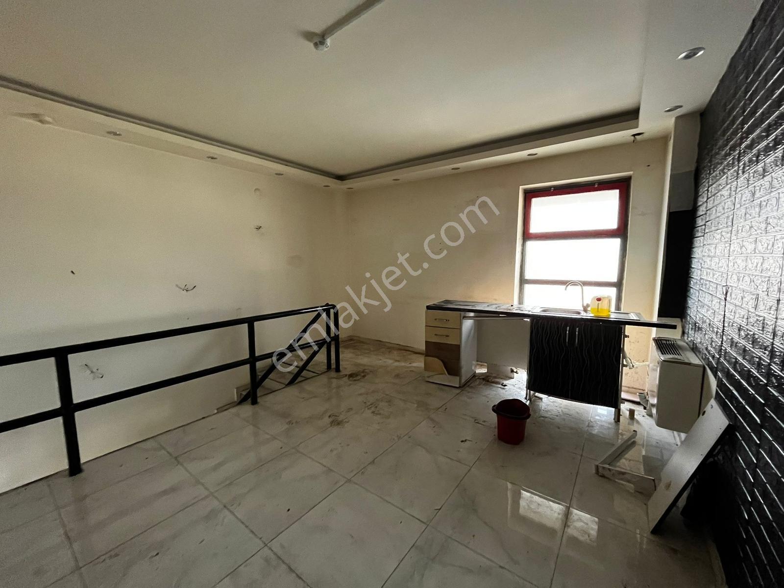 Kaçırılmaz! Metroya Yakın Giyimkent'e Komşu 125m2 Kiralık İşyeri - Görsel 8