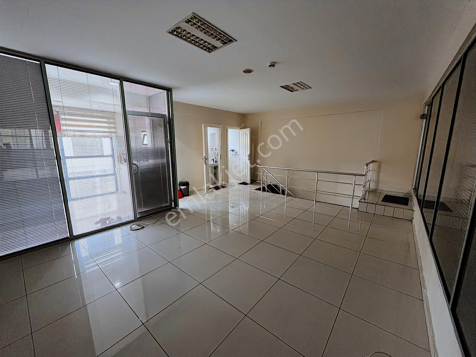 Lüks Yapılı Plaza Ve Çarşıya Komşu Bölmeli 160m2 Kiralık İşyeri - Görsel 26