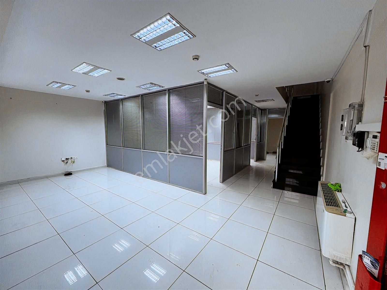 Lüks Yapılı Plaza Ve Çarşıya Komşu Bölmeli 160m2 Kiralık İşyeri - Görsel 12