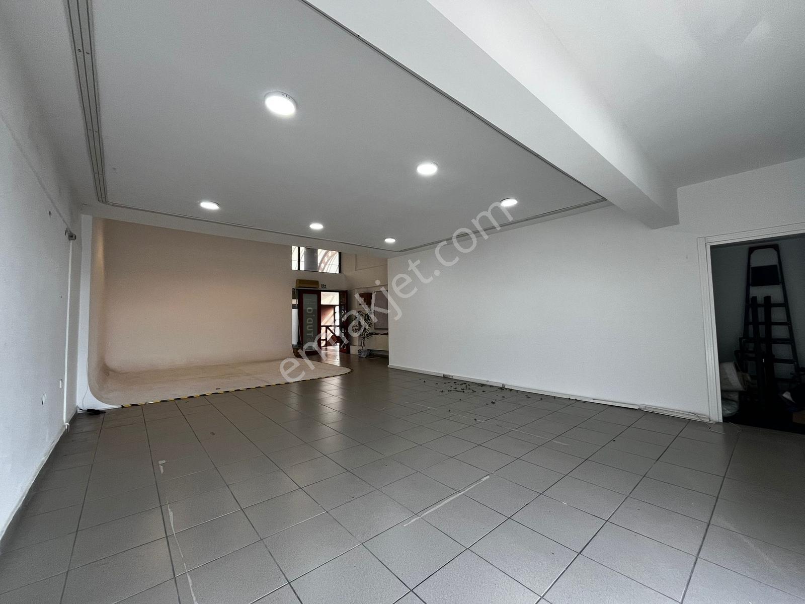 Fotoğraf Stüdyosuna Uygun Masrafsız & Hazır 130m² Kiralık Dükkan