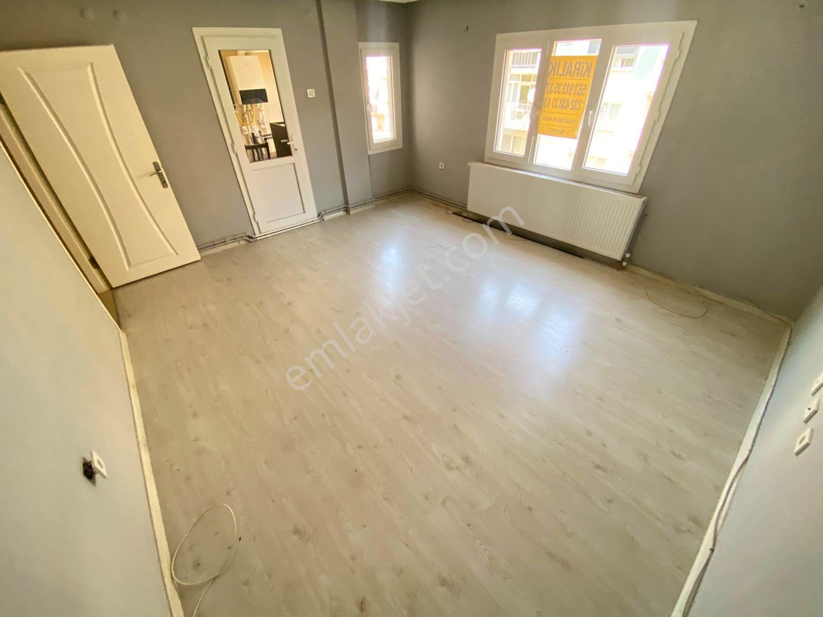 Alsancak Fuarın Dibinde 3+1 110m2 Dgazlı Arakat Asansörlü Kiralık Daire - Görsel 5