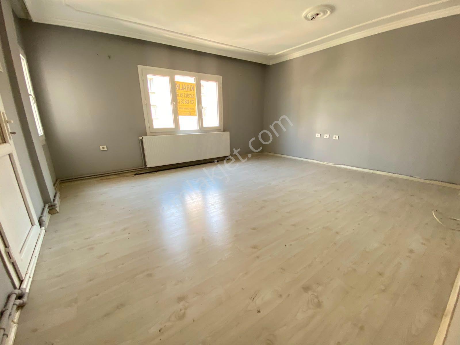 Alsancak Fuarın Dibinde 3+1 110m2 Dgazlı Arakat Asansörlü Kiralık Daire - Görsel 3