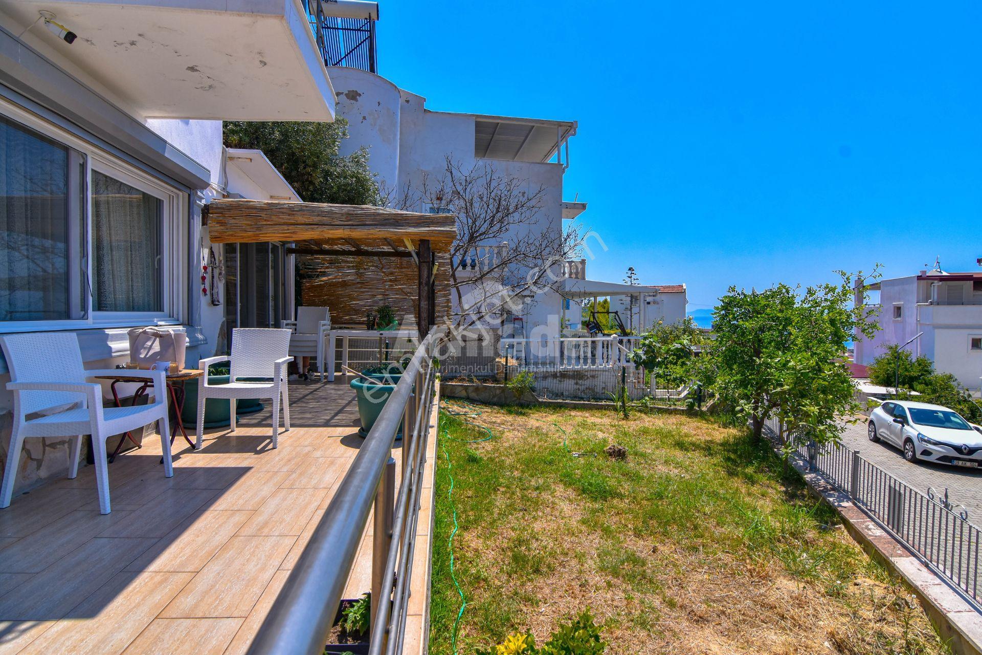 Kuşadası'nda Deniz Manzaralı Tam Müstakil 4+1 Villa - Görsel 30