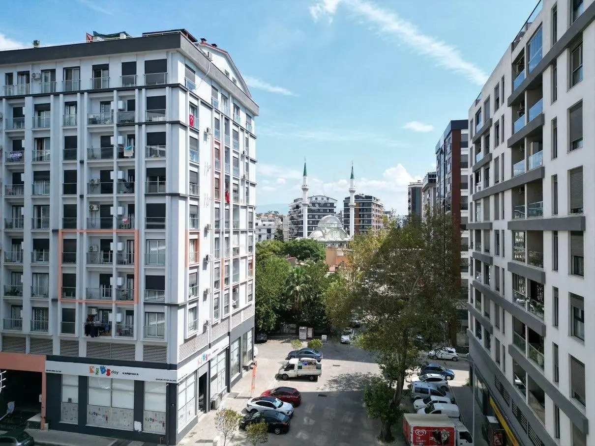 Karşıyaka İmbatlı’da Merkezi Konumda 2+1 Kiralık Ara Kat Daire - Görsel 3