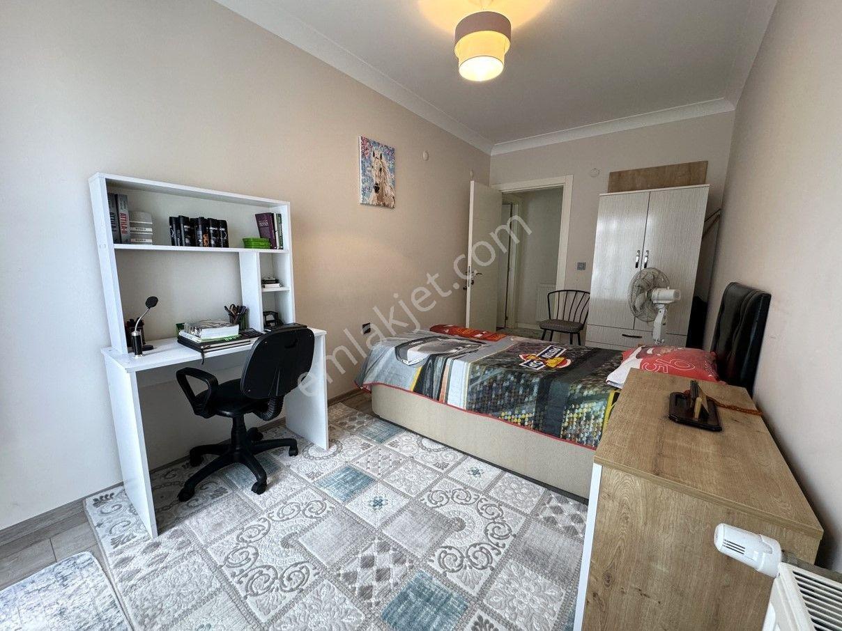Karşıyaka İmbatlı’da Merkezi Konumda 2+1 Kiralık Ara Kat Daire - Görsel 21