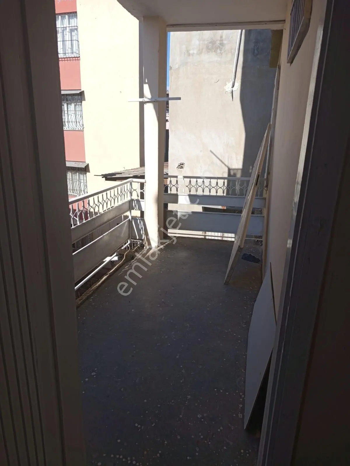 Kiralık Aylık 2+1 Yeşilyurt 3kat Kapalı Mutfak Geniş 2balkon 7,500tl - Görsel 11