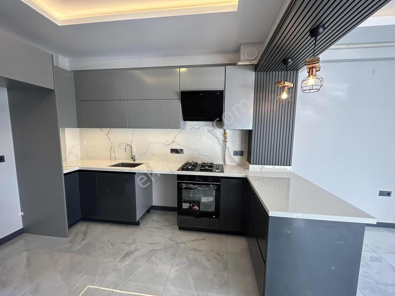 Onmax Pelitköy'de Satılık Denize 50 M 3+1 Sıfır Villa - Görsel 17