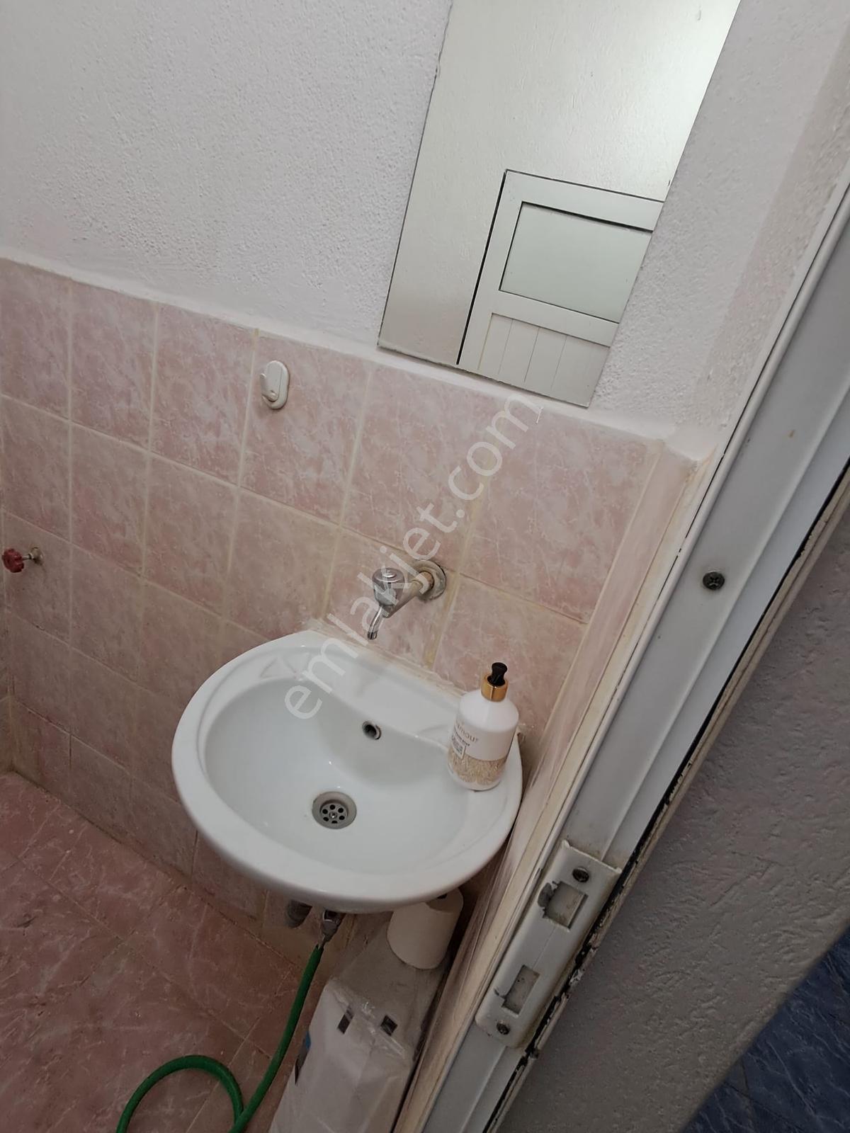 Bayraklı Osmangazi'de Pazaryeri Yakını Kiralık Dükkan - Görsel 4