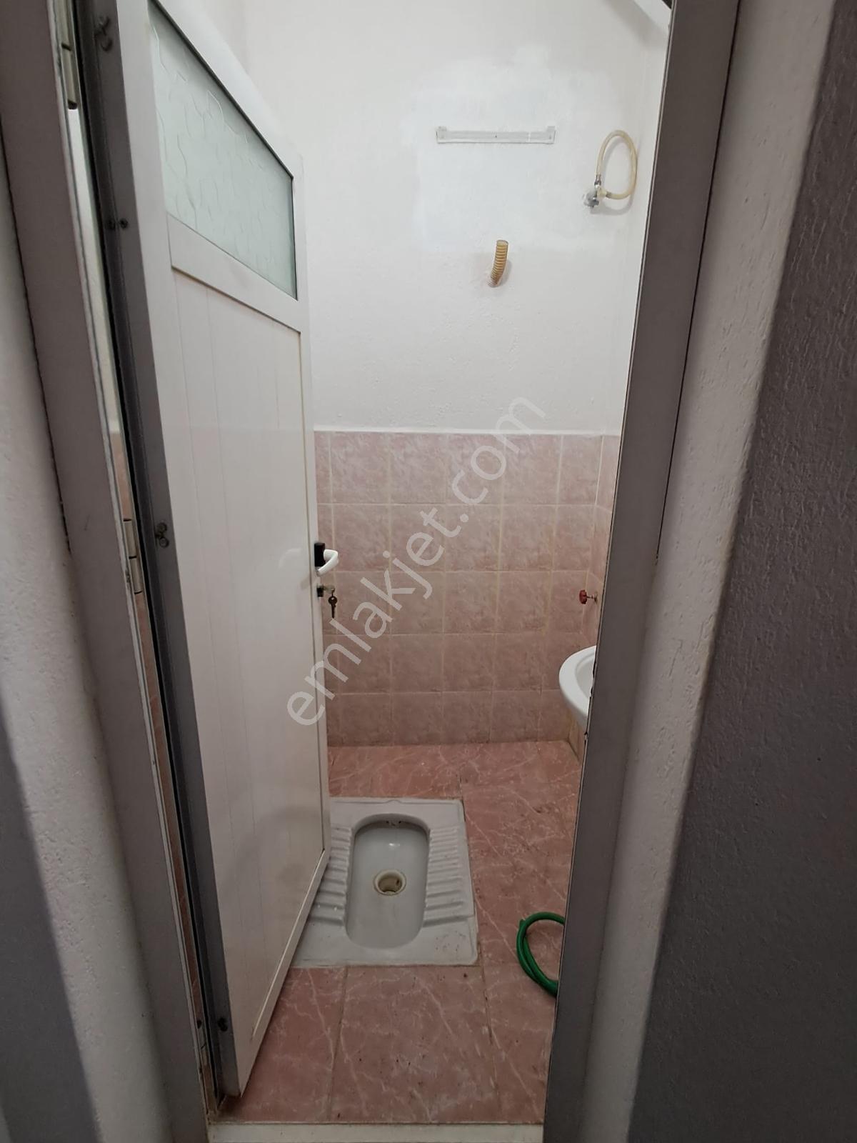 Bayraklı Osmangazi'de Pazaryeri Yakını Kiralık Dükkan - Görsel 3