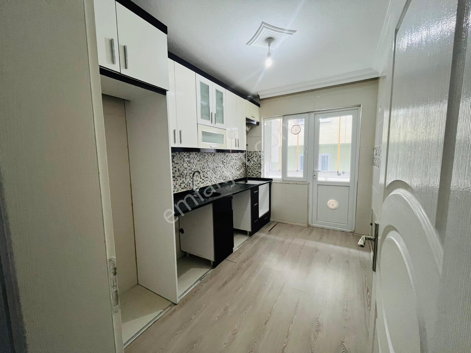75.yıl Mahallesi 2+1 Masrafsız Aile Apartmanı 1. Kat - Görsel 13
