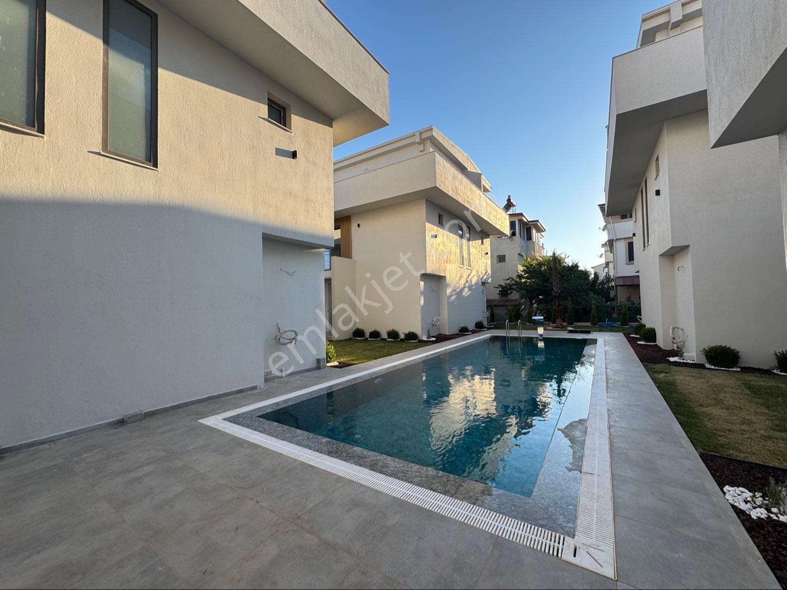 İzmir Seferihisar Ürkmez’de Satılık 3+1 Havuzlu Yazlık Villa Denize 650 Metre - Görsel 15