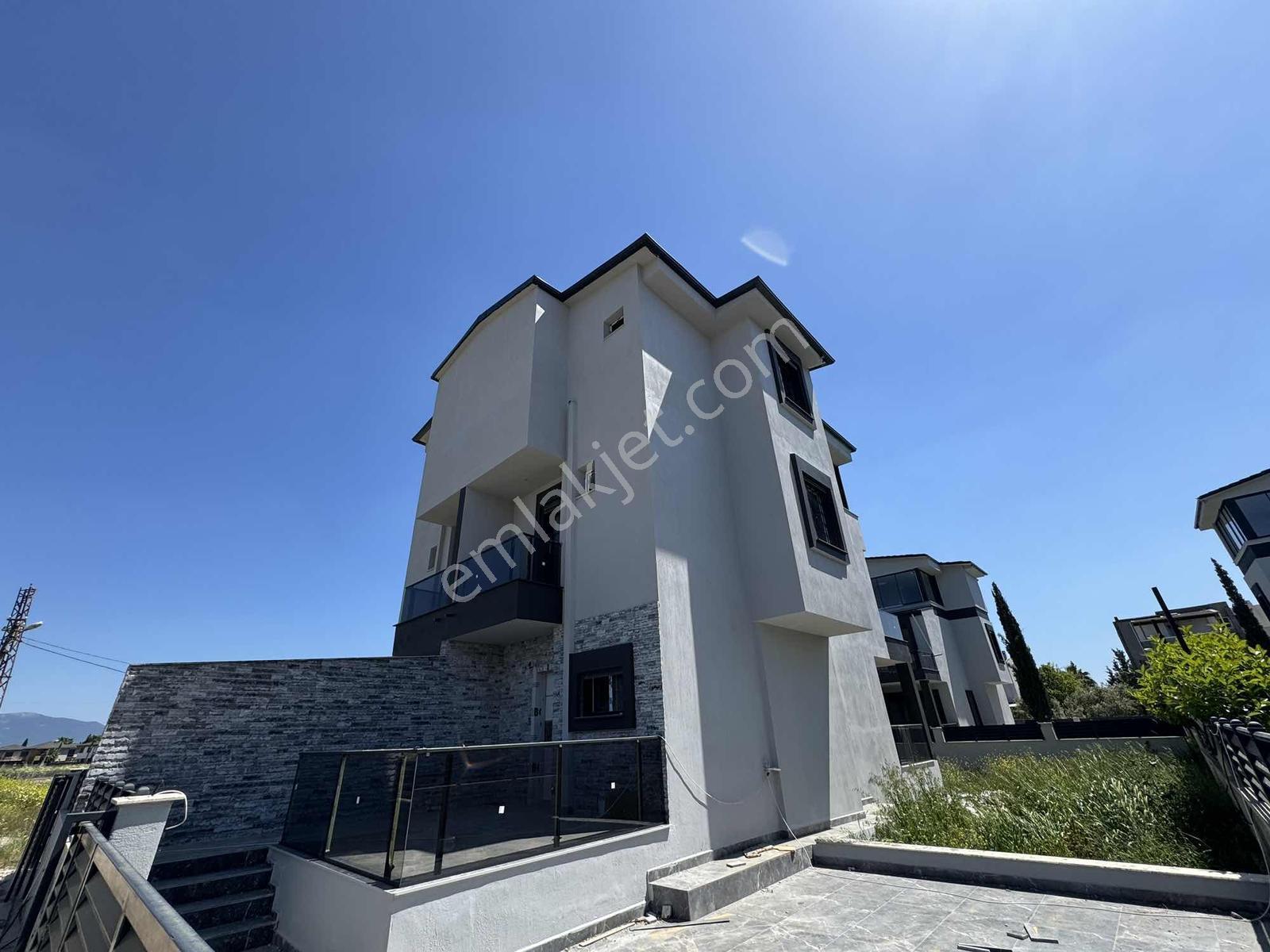 İzmir Seferihisar Doğanbeyde Satılık 3+1 Geniş Bahçeli Villa - Görsel 23
