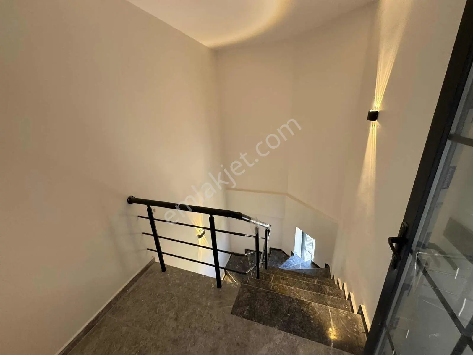 İzmir Seferihisar Doğanbeyde Satılık 3+1 Geniş Bahçeli Villa - Görsel 3