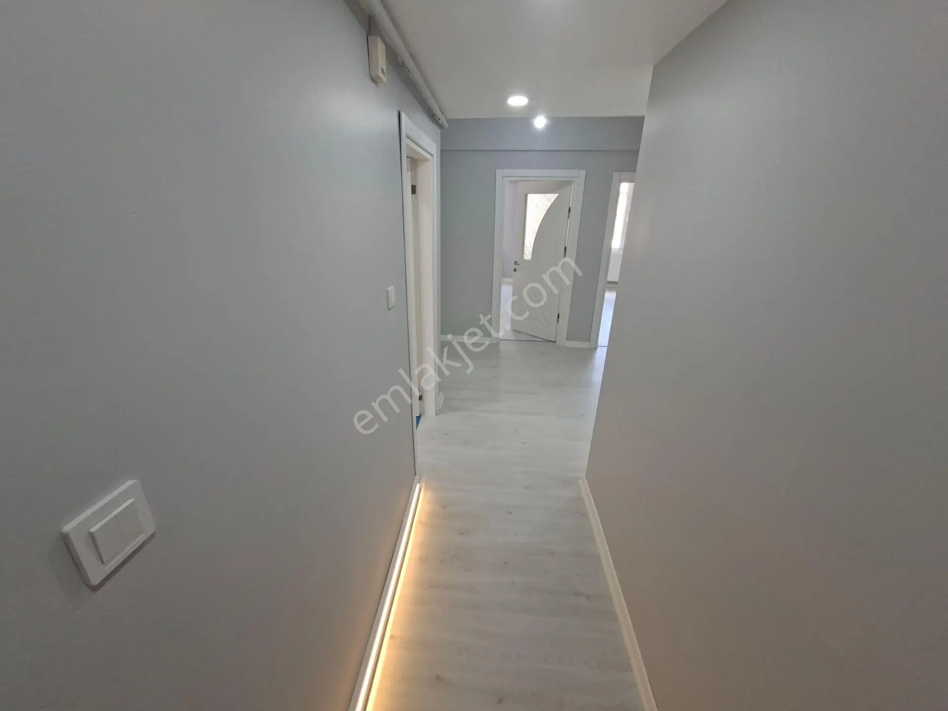 B&u Gayrimenkul'den Çarşıya Yakın 3+1 Kiralık Daire - Görsel 3