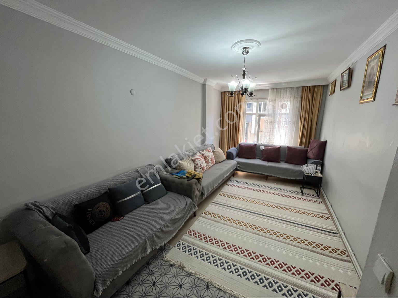 İkitelli Mehmet Akif Mah. Satılık Eski Yapı 2+1 80m2 1.kat