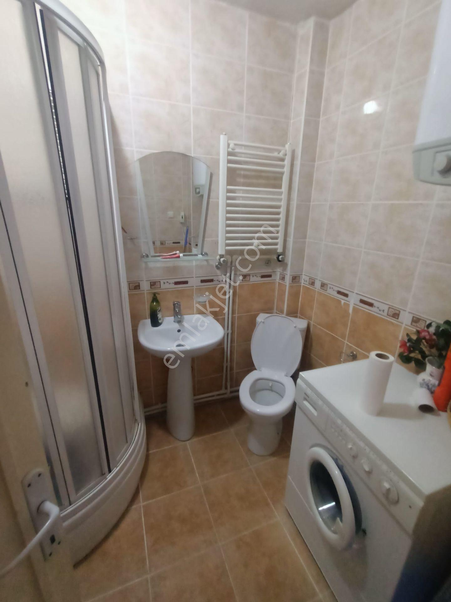 Yasemın Emlaktan Çınarcık Çamlık Deniz Manzaralı Masrafsız Eşyalı 1+1 Daire - Görsel 13