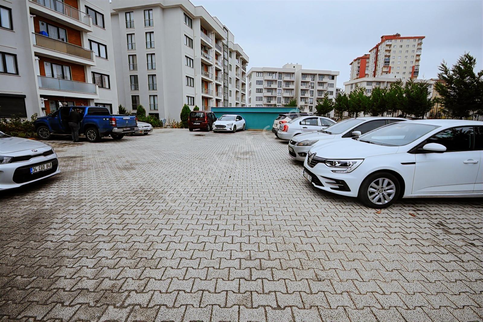 Tuzla Reflex Sitesinde Balkonlu, Full Eşyalı 1+1 Kiralık Daire - Görsel 2