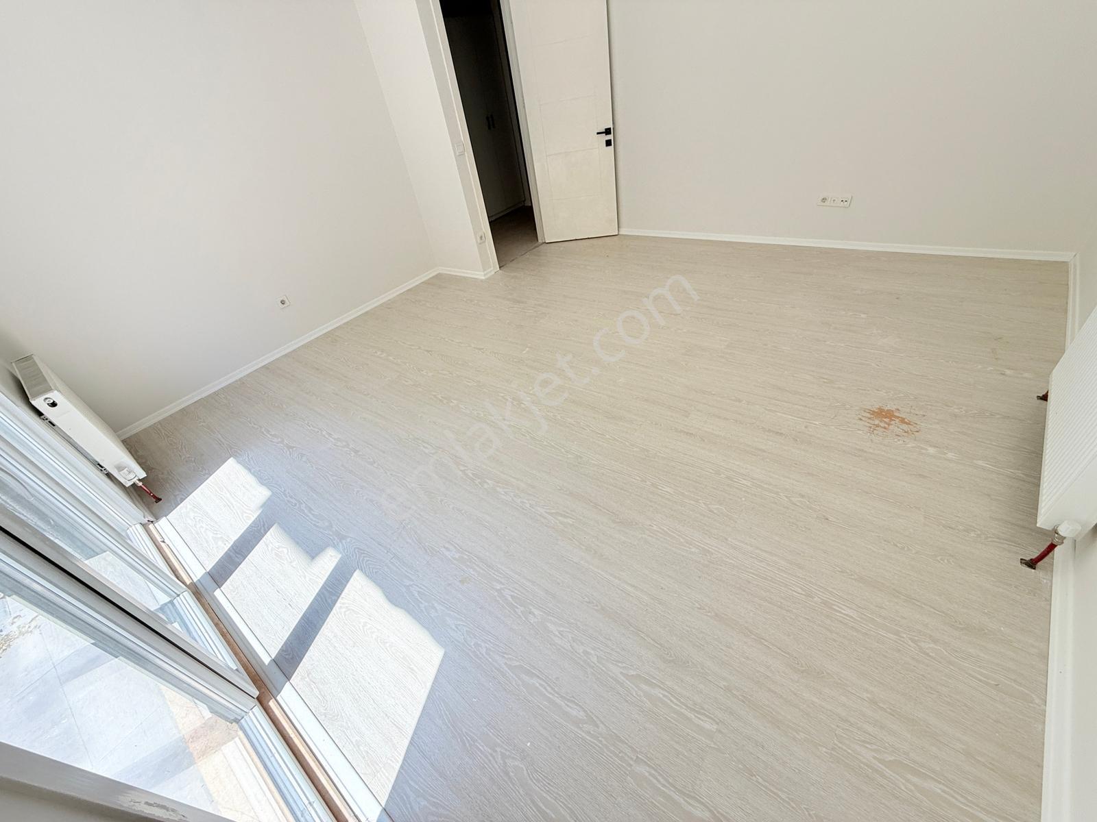 Maltepe Girne Mahallesi Site İçerisinde Bahçeli 2+1 Kiralık - Görsel 14