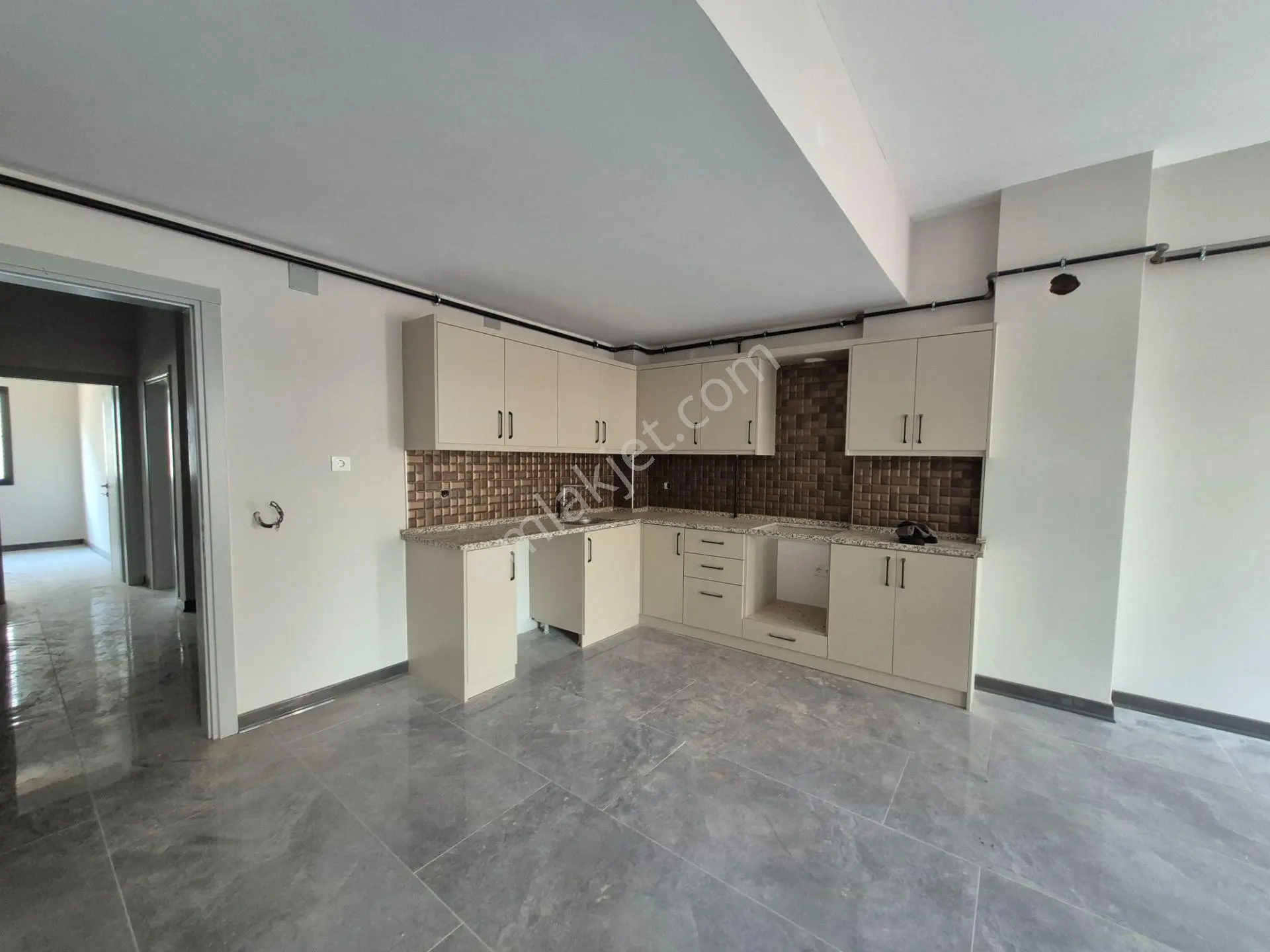 Yeşil Mah.'de Hastane Karşısı Eşyalı 2+1 Kiralık Sıfır Daire - Görsel 13