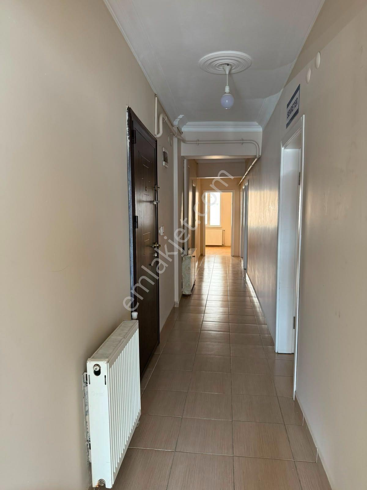 Newcıty Emlaktan Çarşıda Kiralık 3+1 Daire - Görsel 8