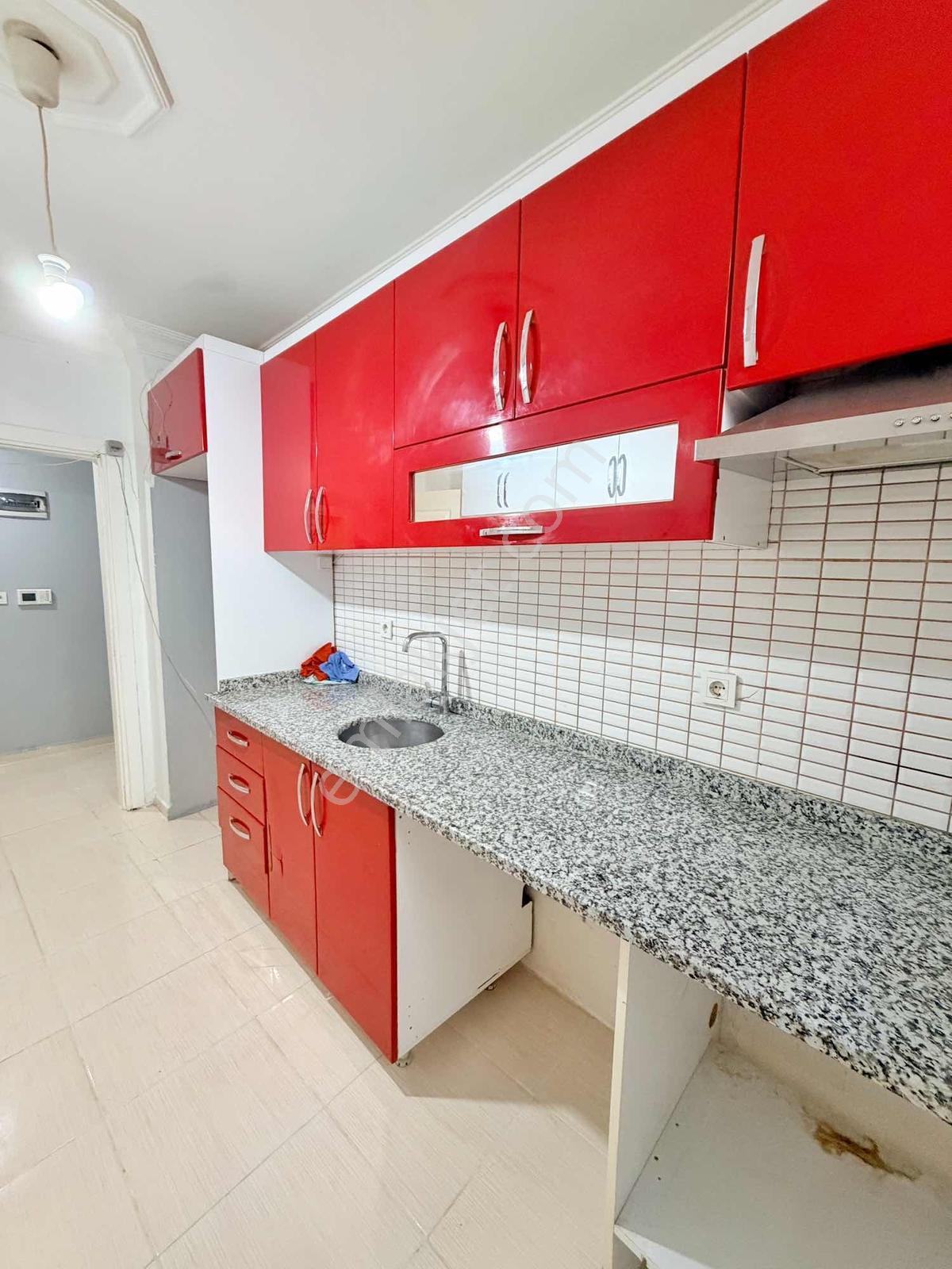 Familyadan Veysel Karani Metro Çıkışında 2+1 Asansörlü Giriş Alt - Görsel 8