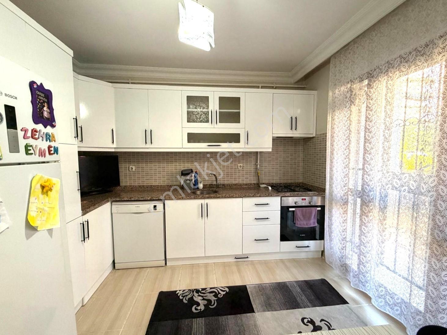 Tatlıkuyu Site İçinde 3+1 Ön Cephe 130m² İskanlı Fırsat Daire - Görsel 3