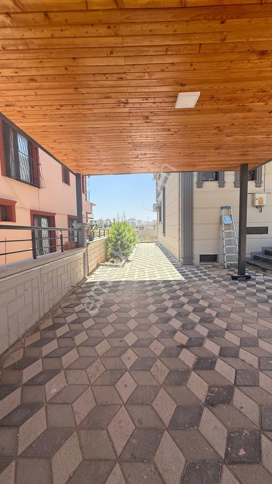 Adana Sarıçam Çarkıparede 6+1 Villamız Satılıktır - Görsel 31