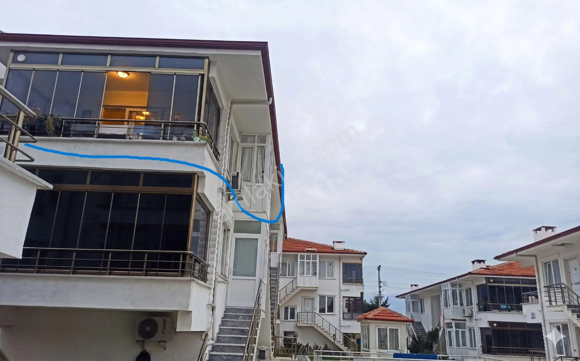 Şarköy'de Havuz Manzaralı, Eşyalı Satılık 2+1! Emsallerinden Çok Uygun Fırsat - Görsel 3