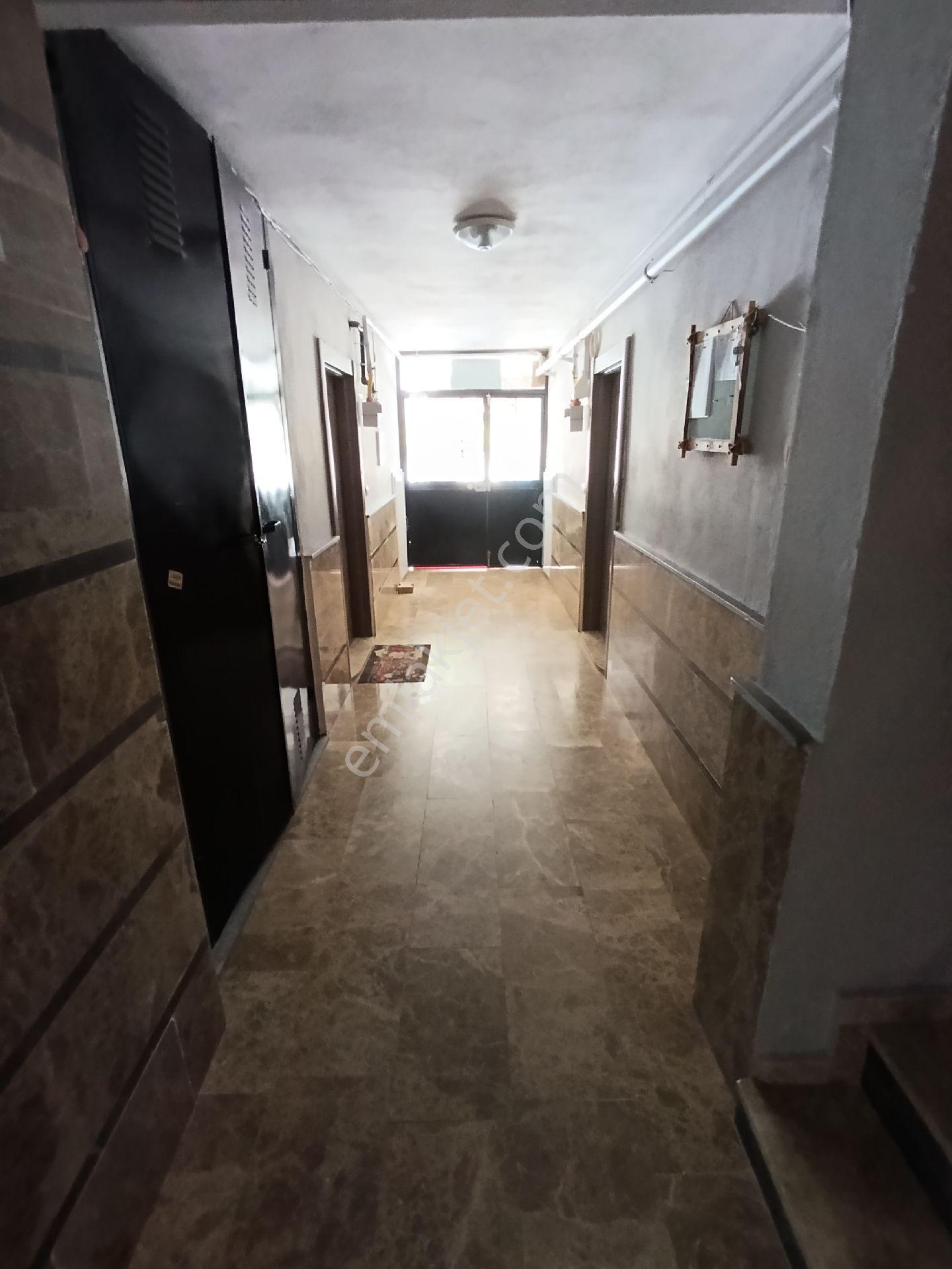 Edremit Altınkum 'da Asansörlü, Kombili, Ayrı Mutfak, Ebeveyn Banyolu 2+1 Daire
