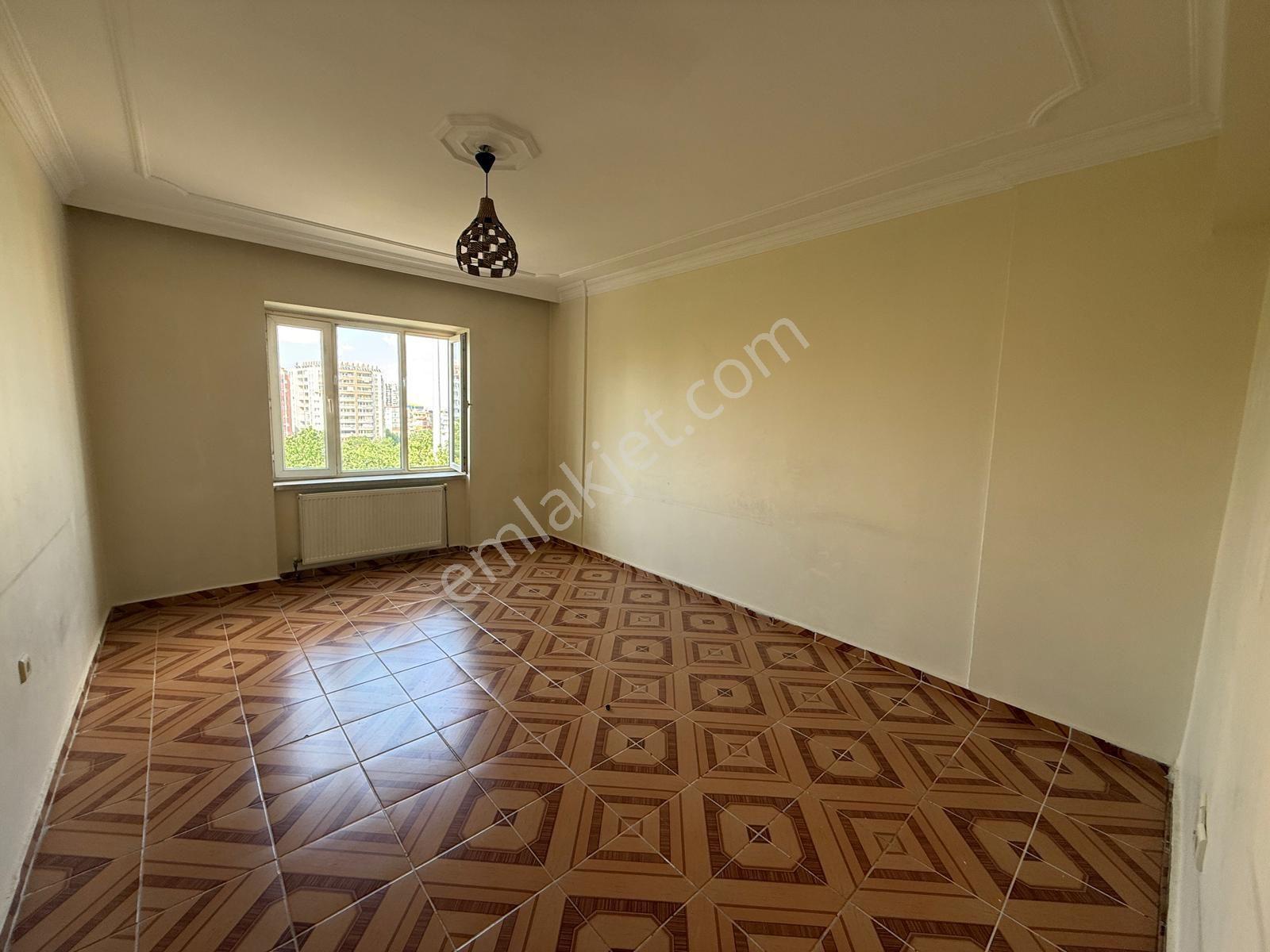 Kayapınar'da Geniş Balkonlu Ve Şehir Manzaralı Kiralık 3+1 - Görsel 6