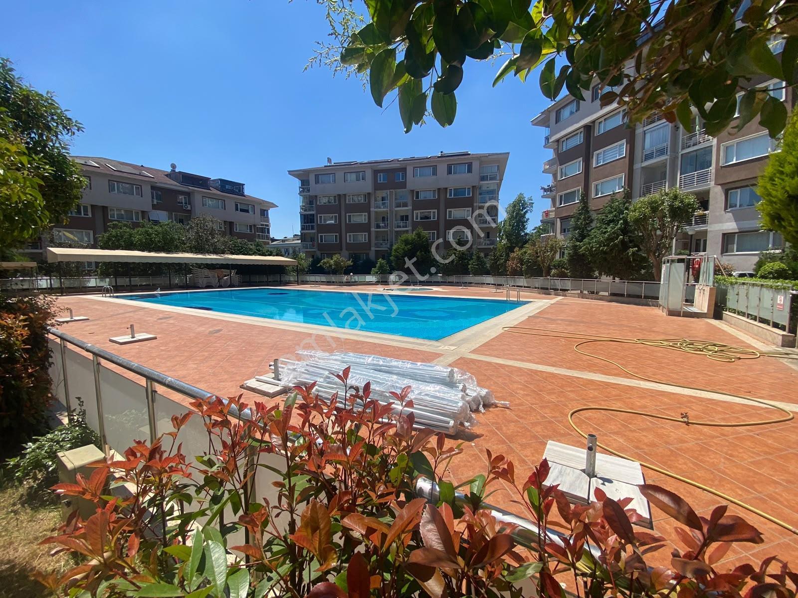 4+1 Kiralık Daire Havuz & Market & Güvenlik & Metroya Yakın