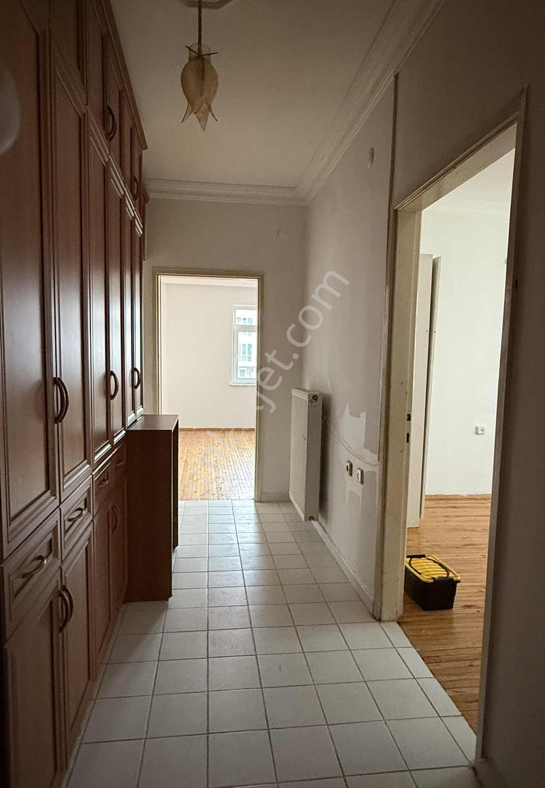 Remax Taner Dilek'ten Esenevler Mah Dostlar Sitesi 3+1 Kiralık - Görsel 3
