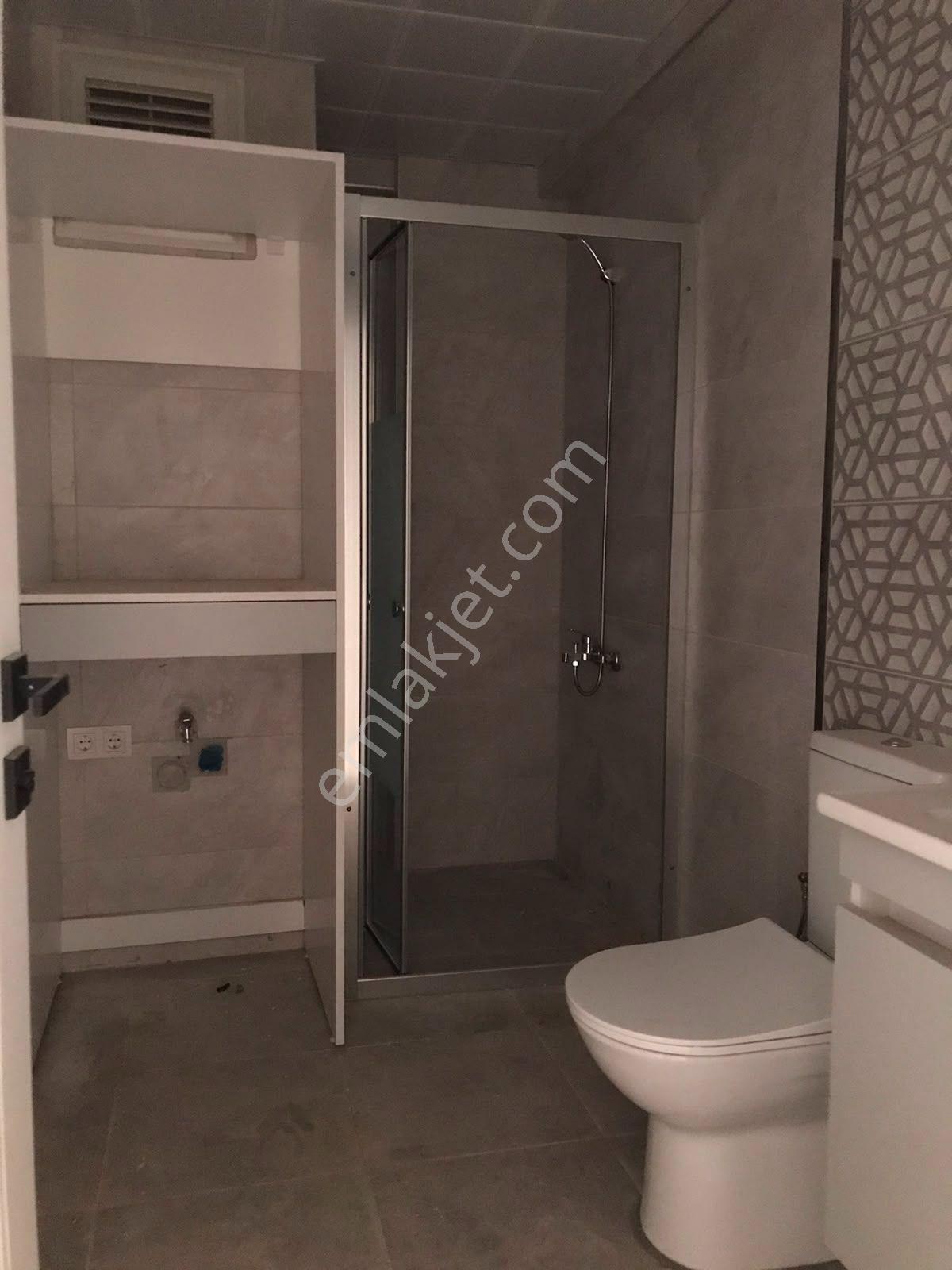 Sıfır Daire Öz Elit Emlak'tan Muradiyede Kiralık 2+1 Cadde Üzerinde - Görsel 12